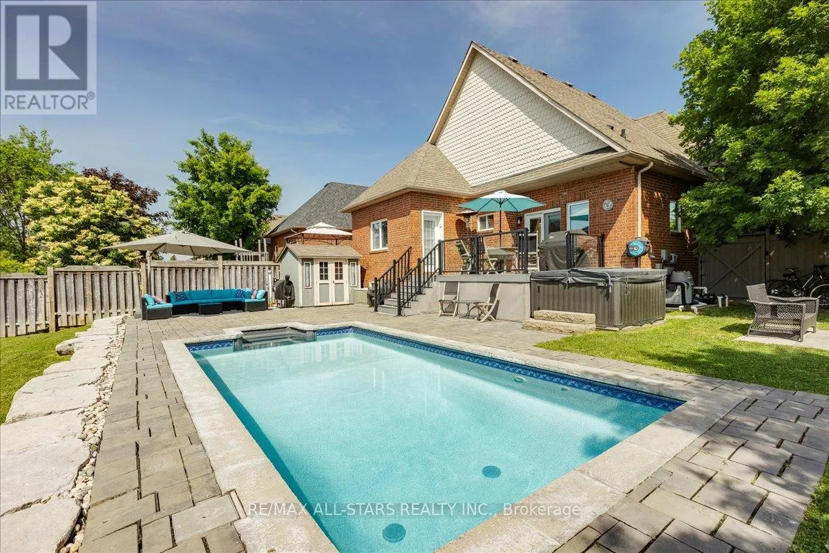 98 BAYVIEW AVENUE