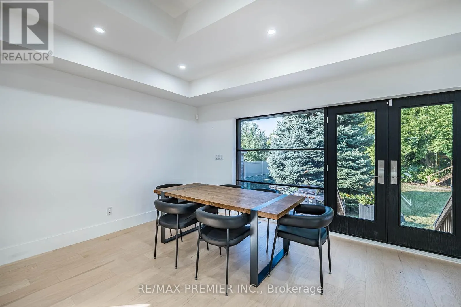 24 GOSLING ROAD