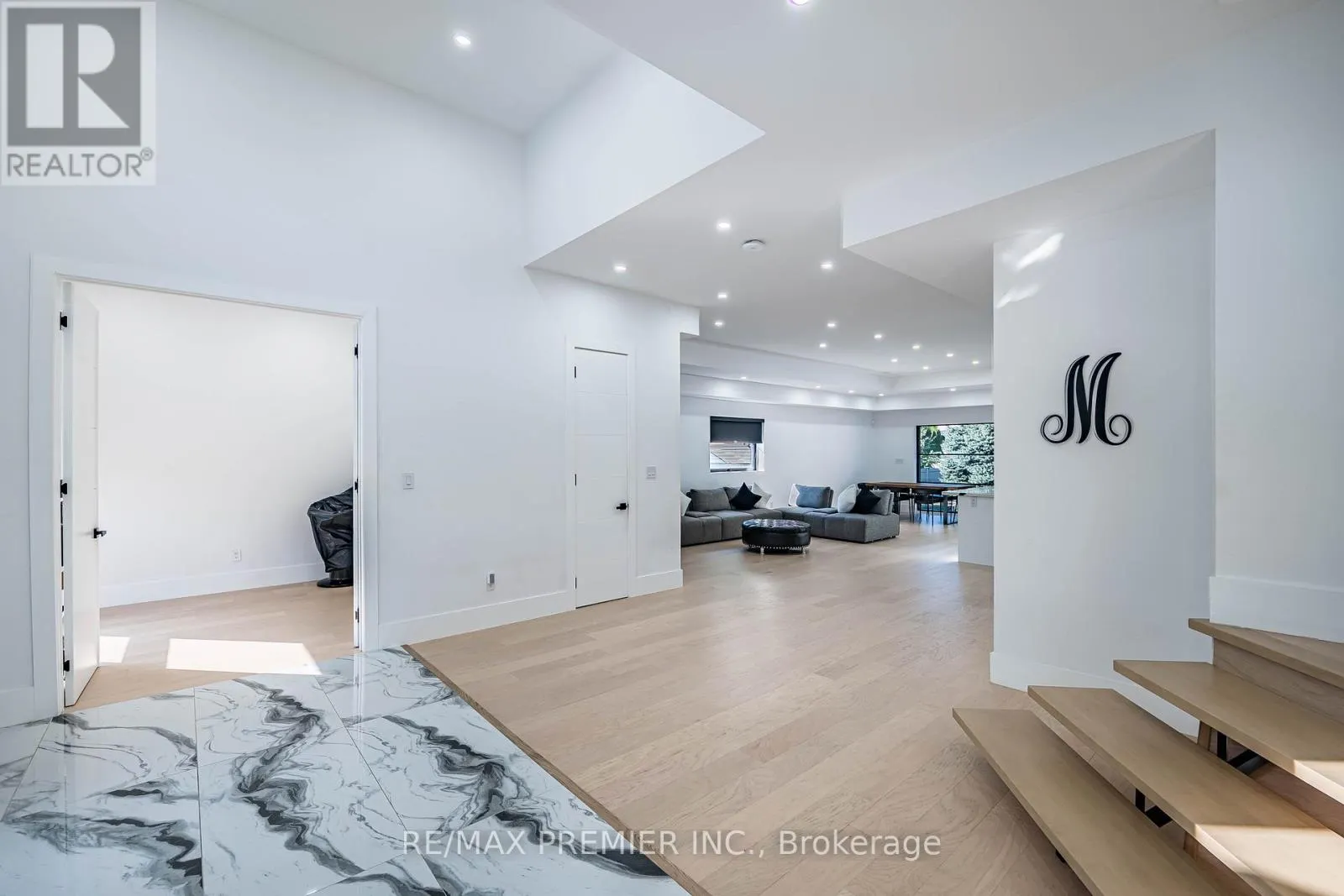 24 GOSLING ROAD