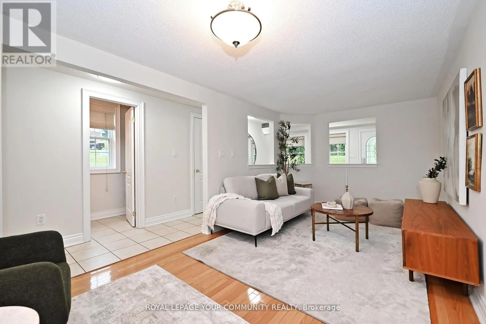 50 THE QUEENSWAY S