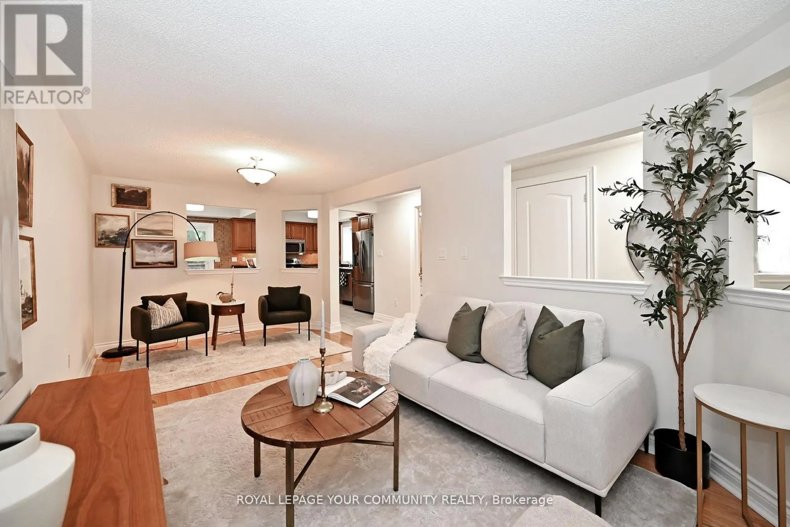 50 THE QUEENSWAY S