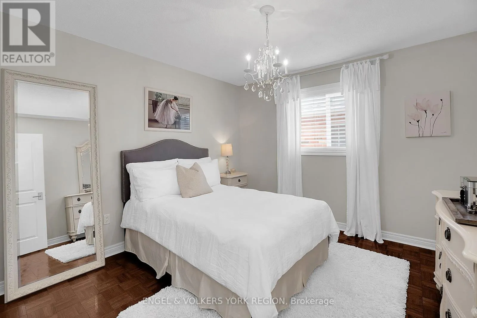 151 GLENSIDE DRIVE