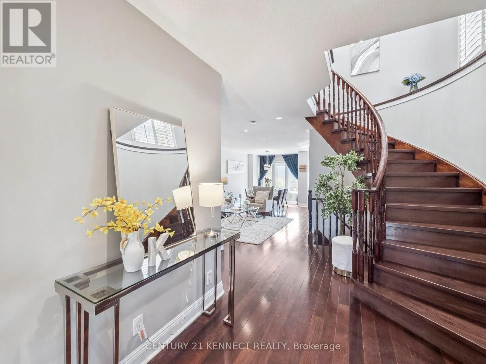 69 SILVER STREAM AVENUE