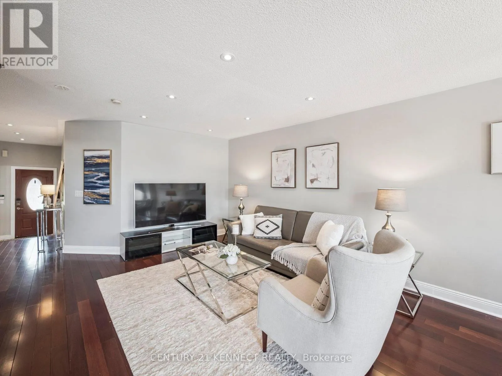 69 SILVER STREAM AVENUE