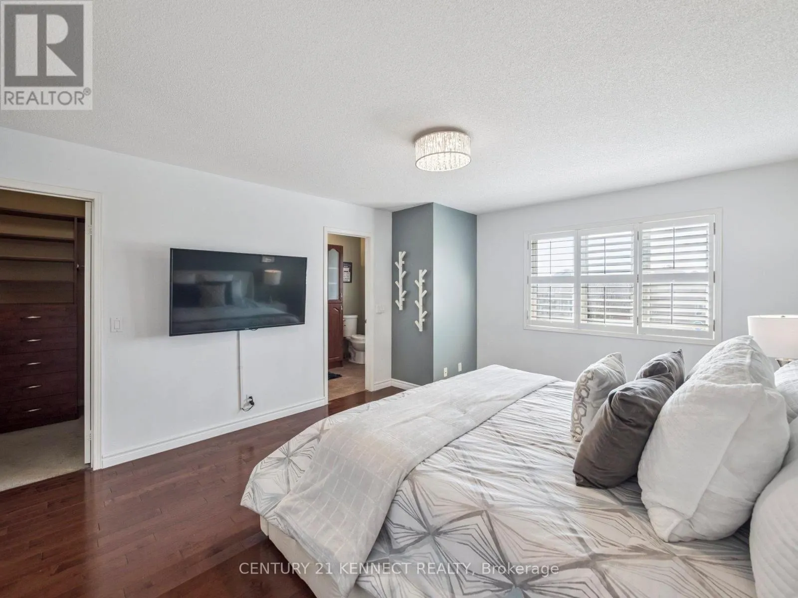 69 SILVER STREAM AVENUE