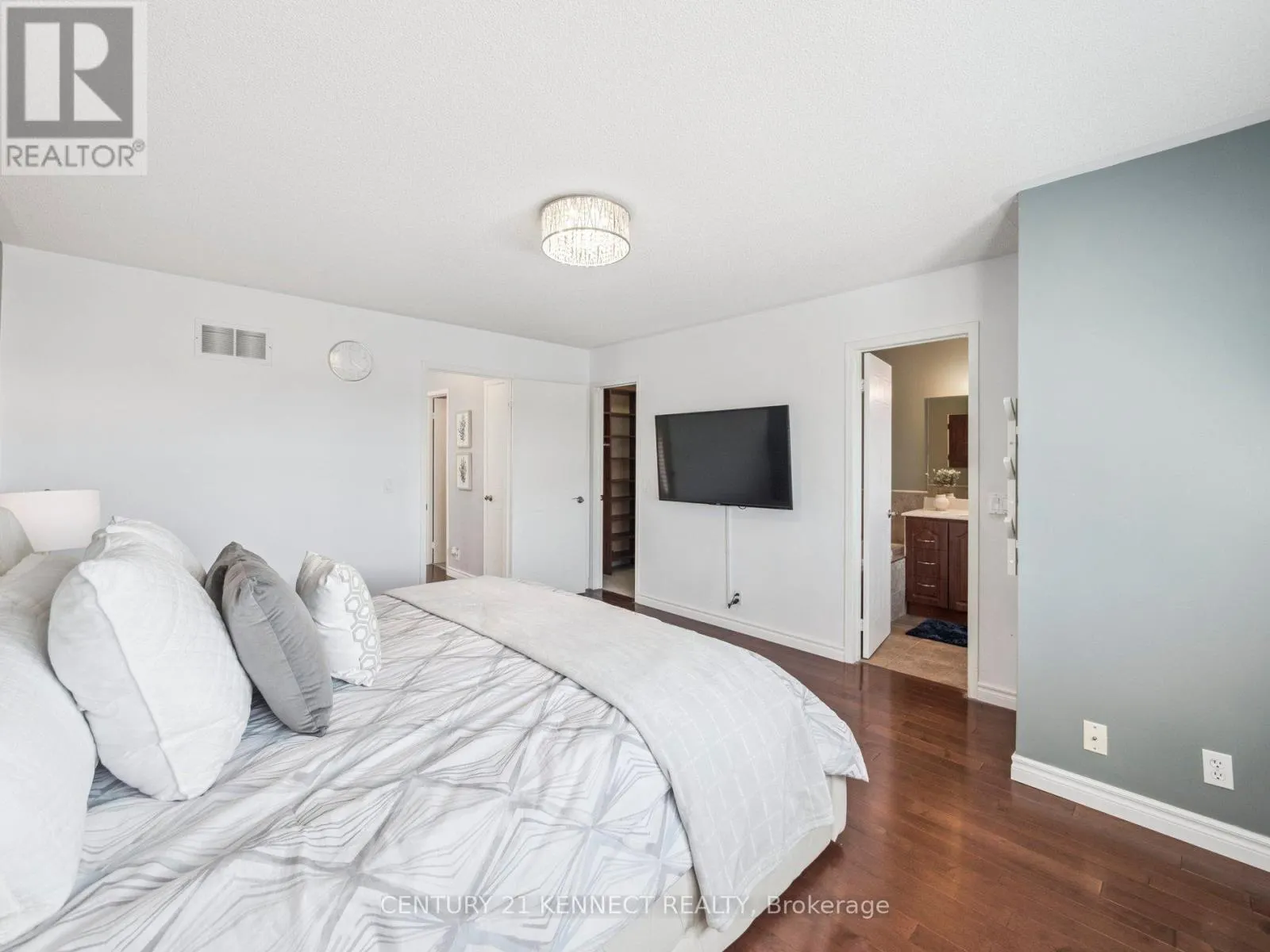 69 SILVER STREAM AVENUE