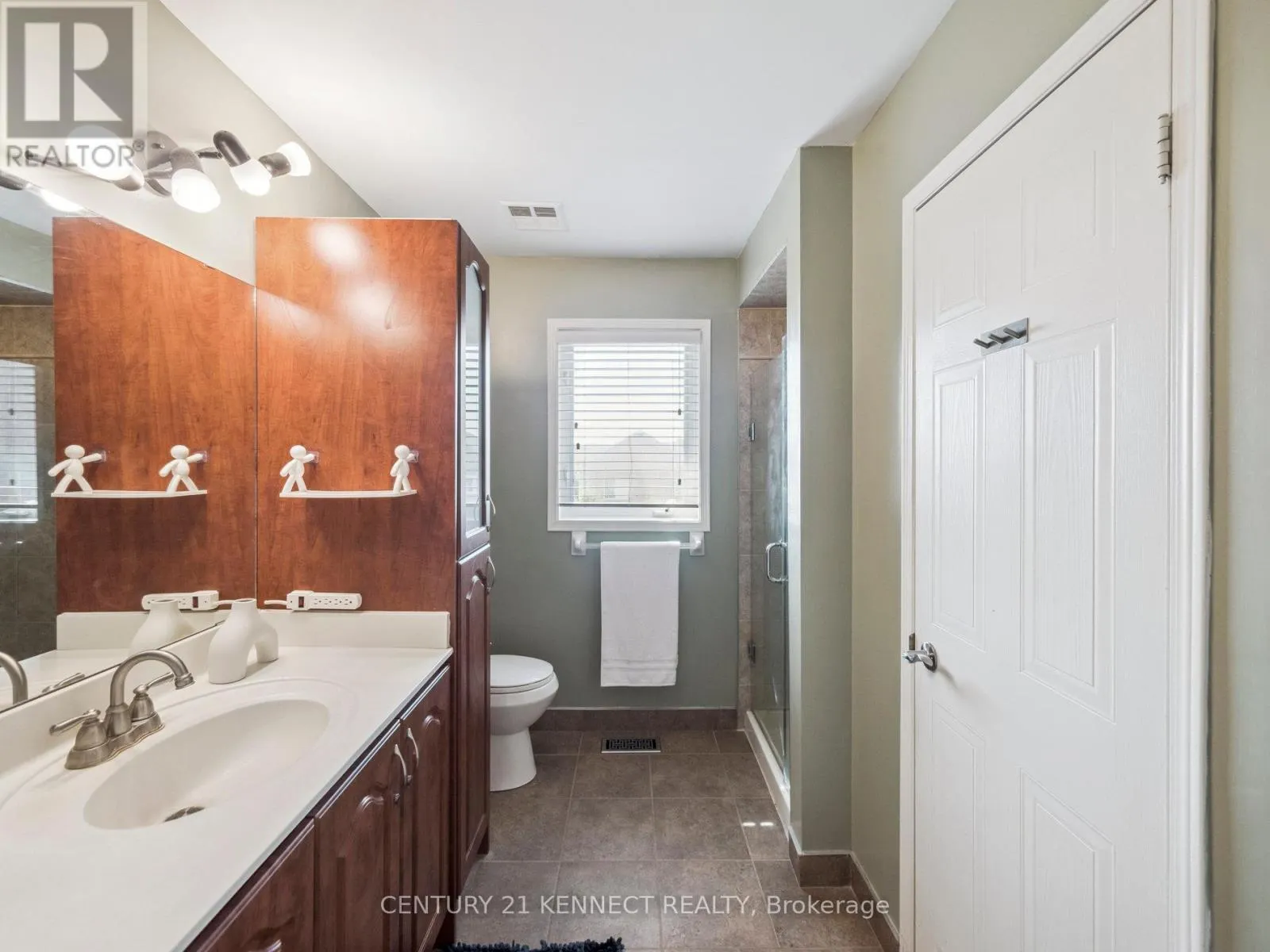 69 SILVER STREAM AVENUE