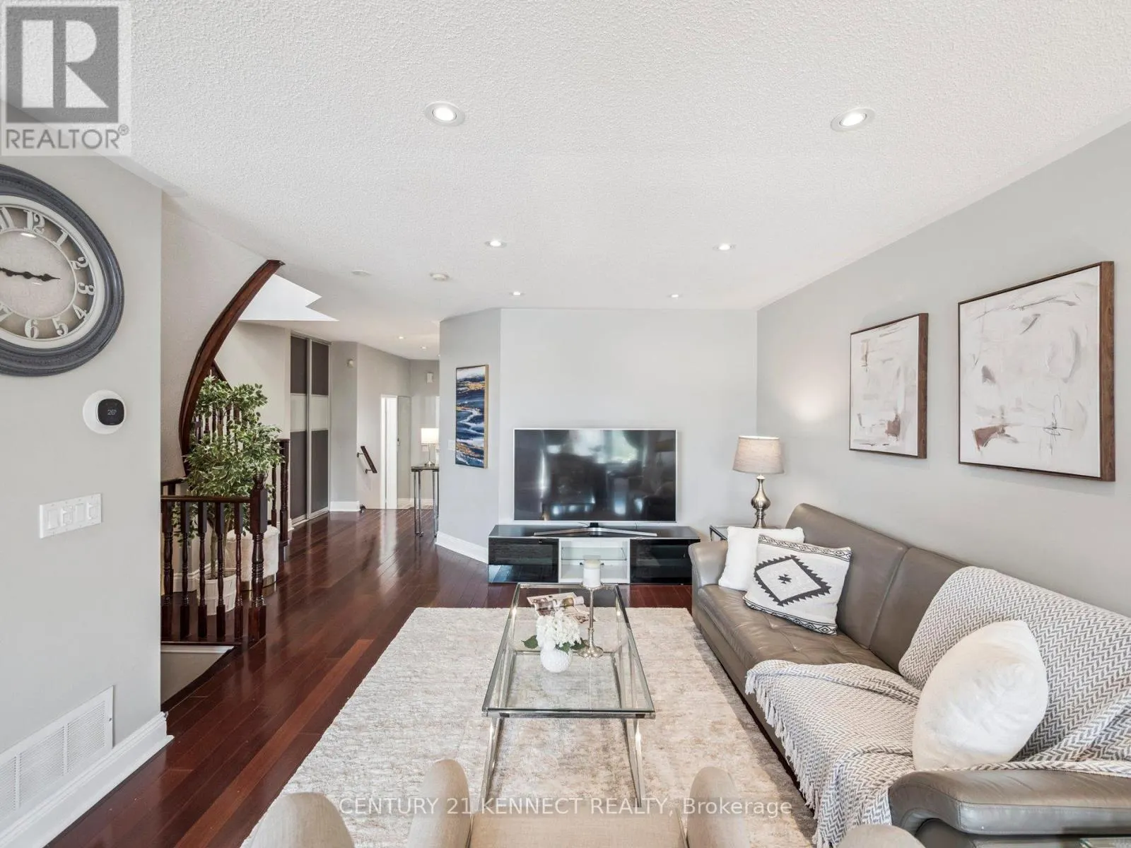 69 SILVER STREAM AVENUE