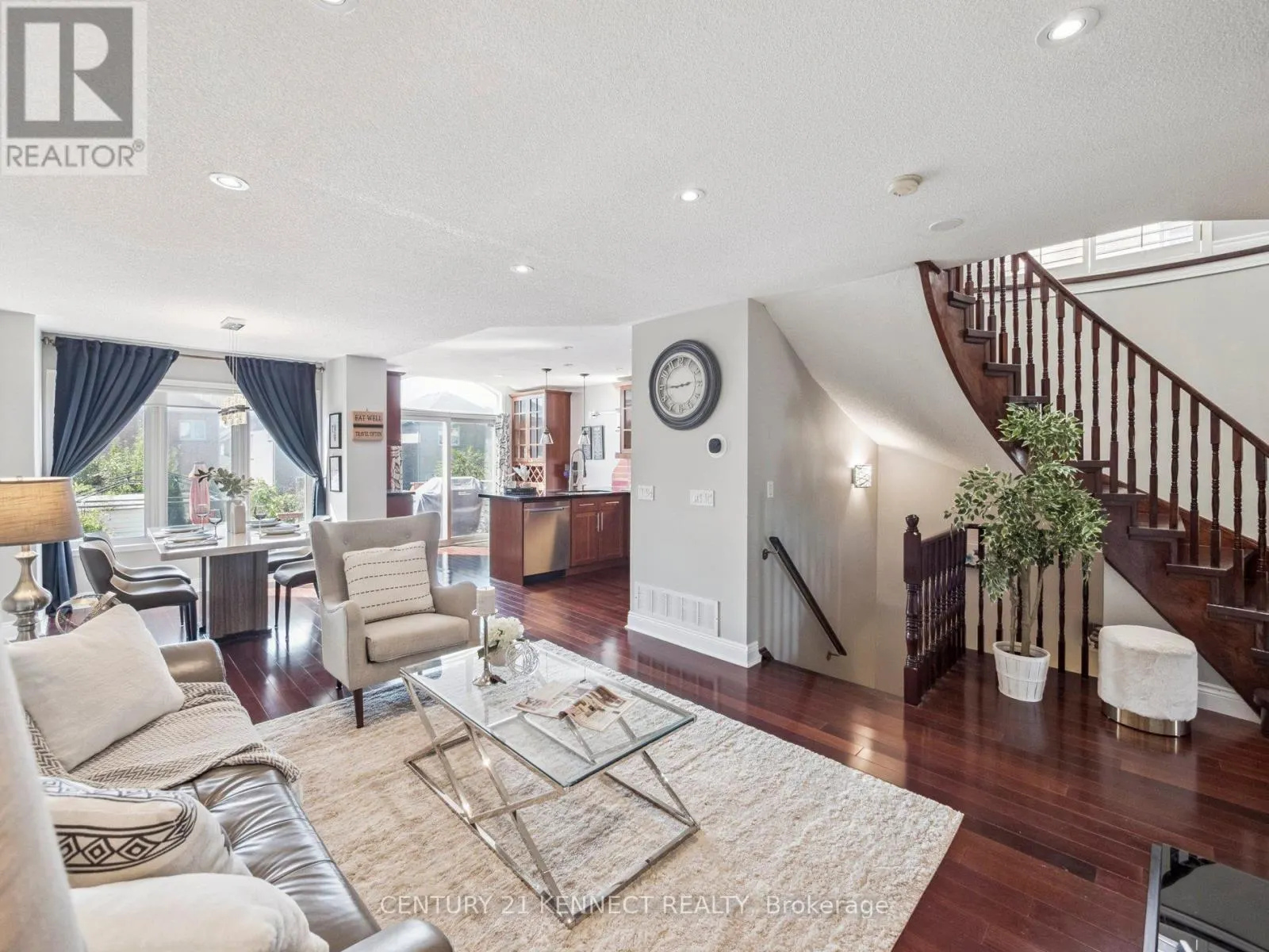 69 SILVER STREAM AVENUE