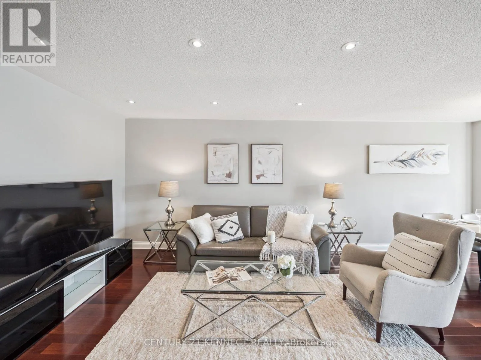 69 SILVER STREAM AVENUE