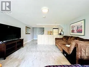 15 LAKE DRIVE N