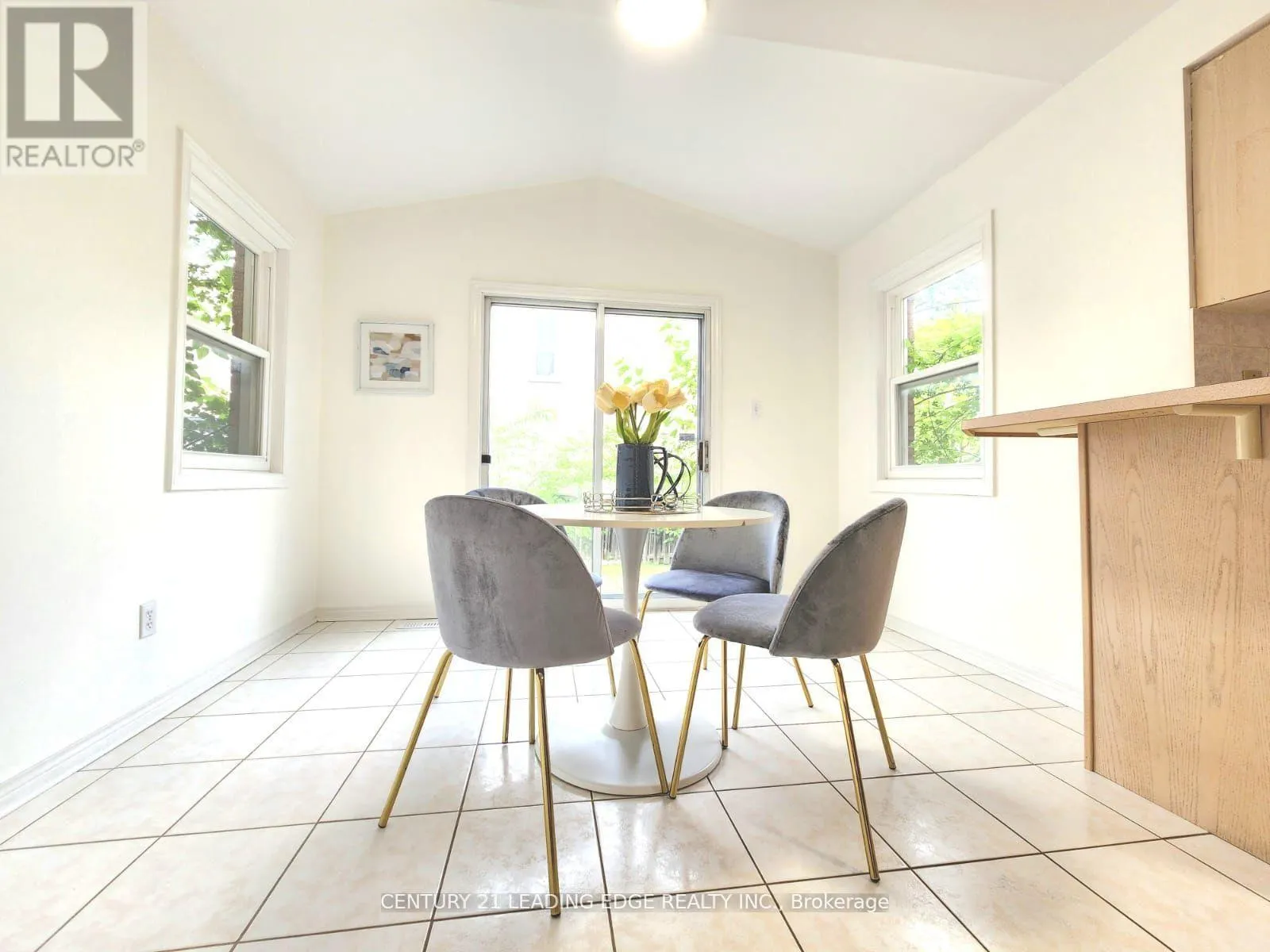86 QUINCE CRESCENT
