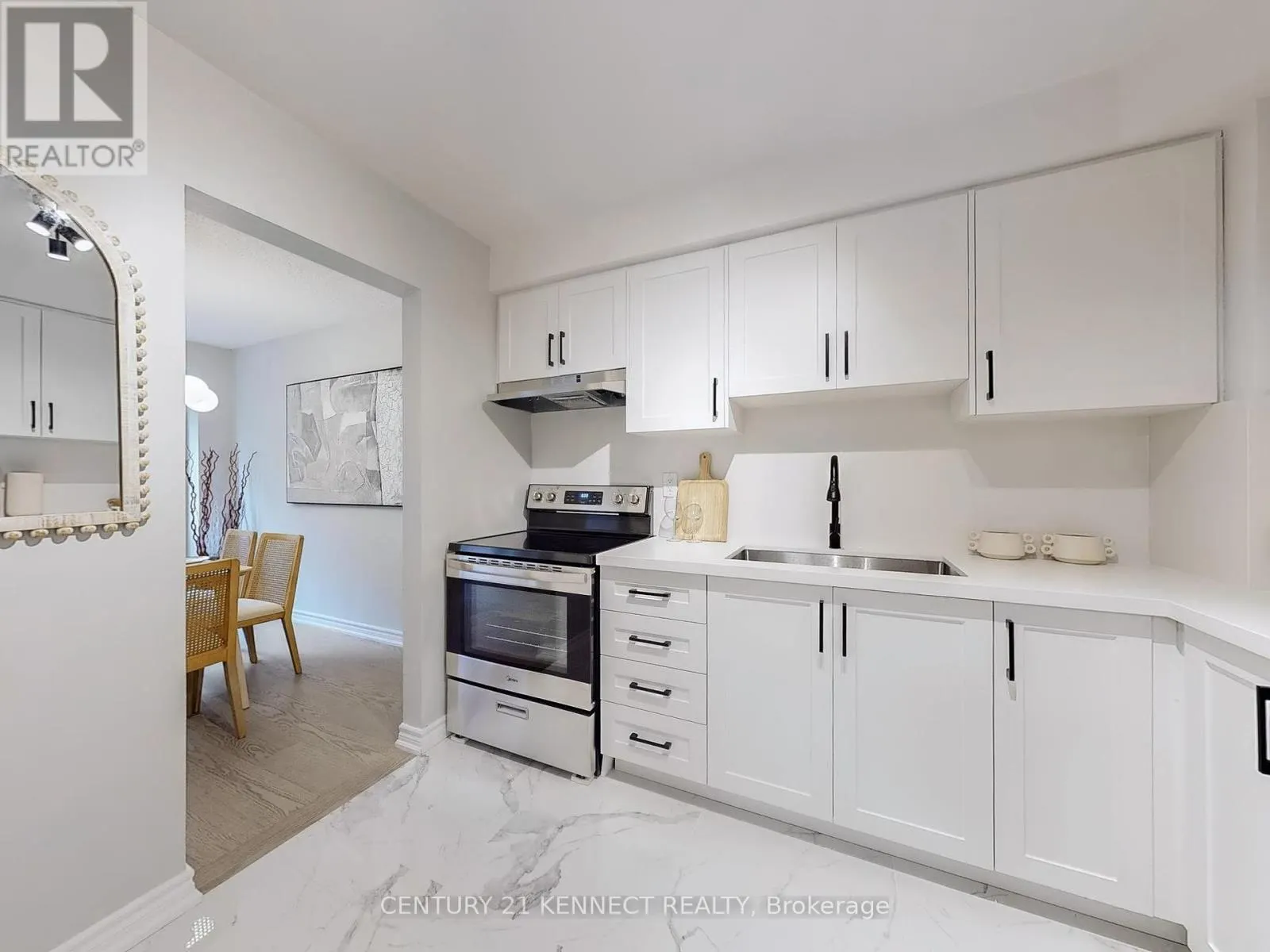8 - 105 CARLTON ROAD
