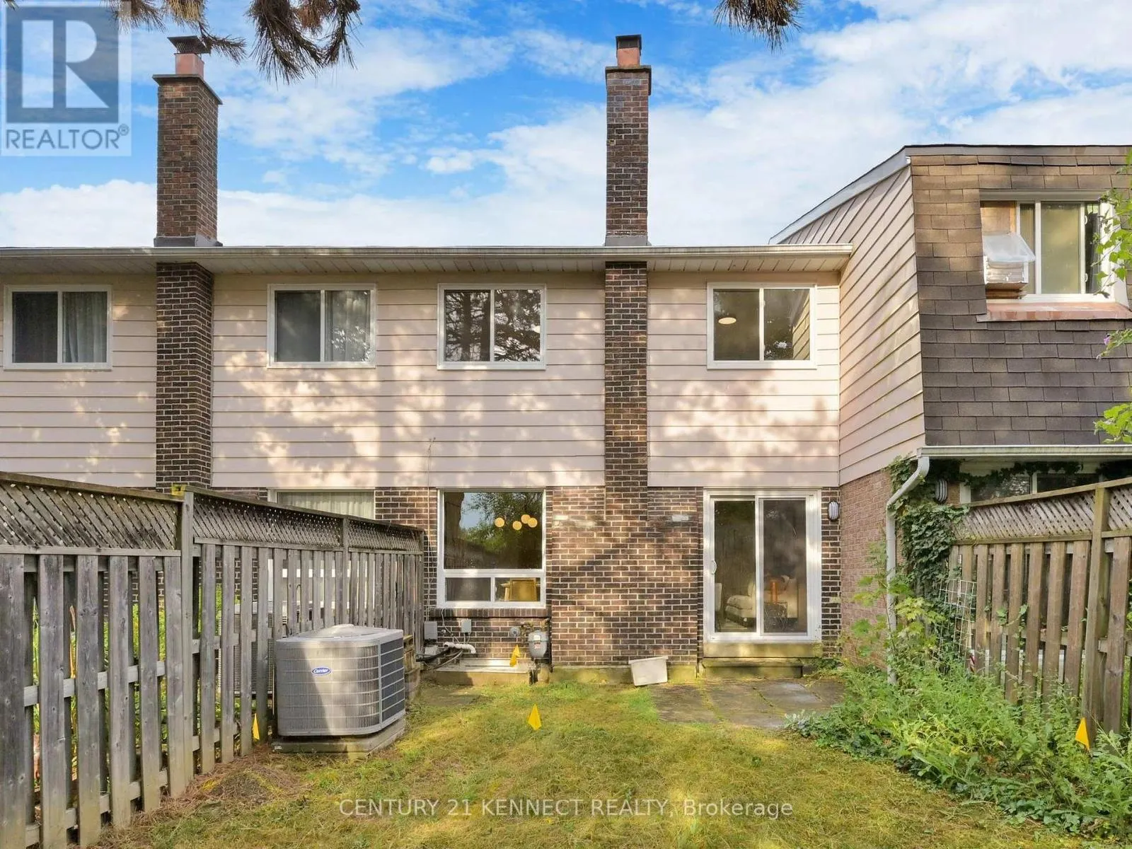 8 - 105 CARLTON ROAD