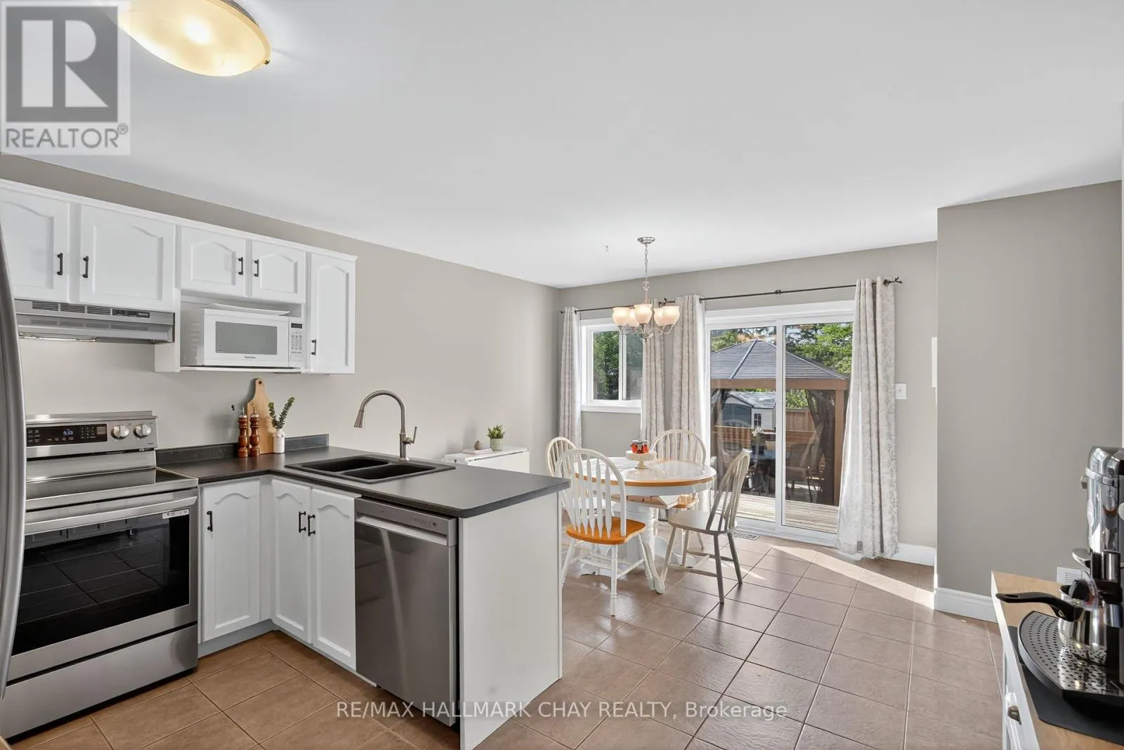 291 PARKWOOD AVENUE