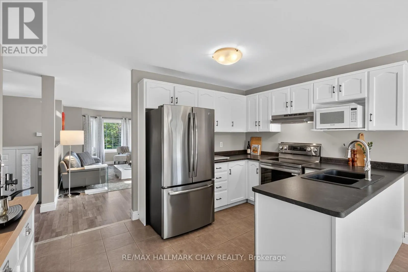 291 PARKWOOD AVENUE
