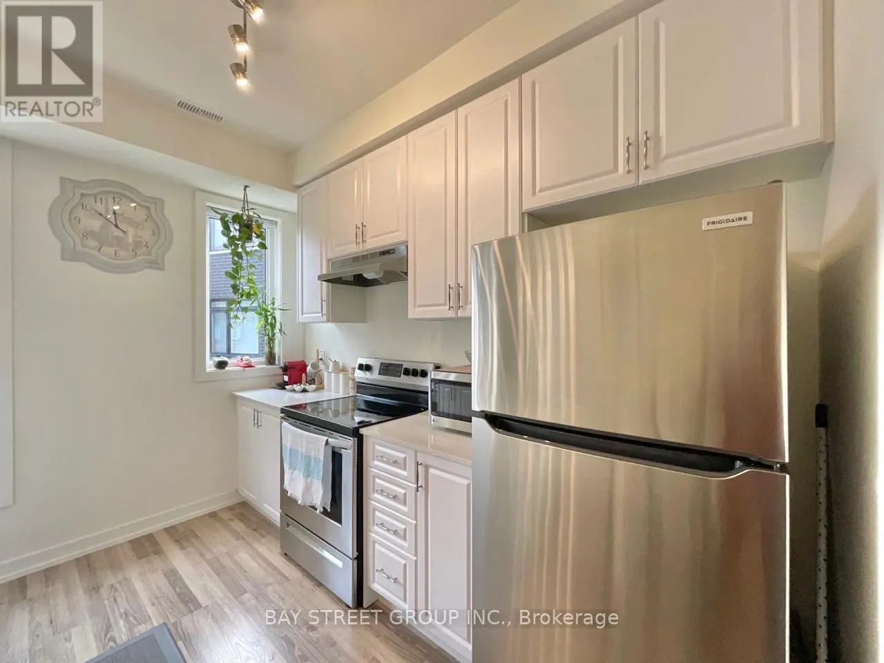 12 - 370 G RED MAPLE ROAD