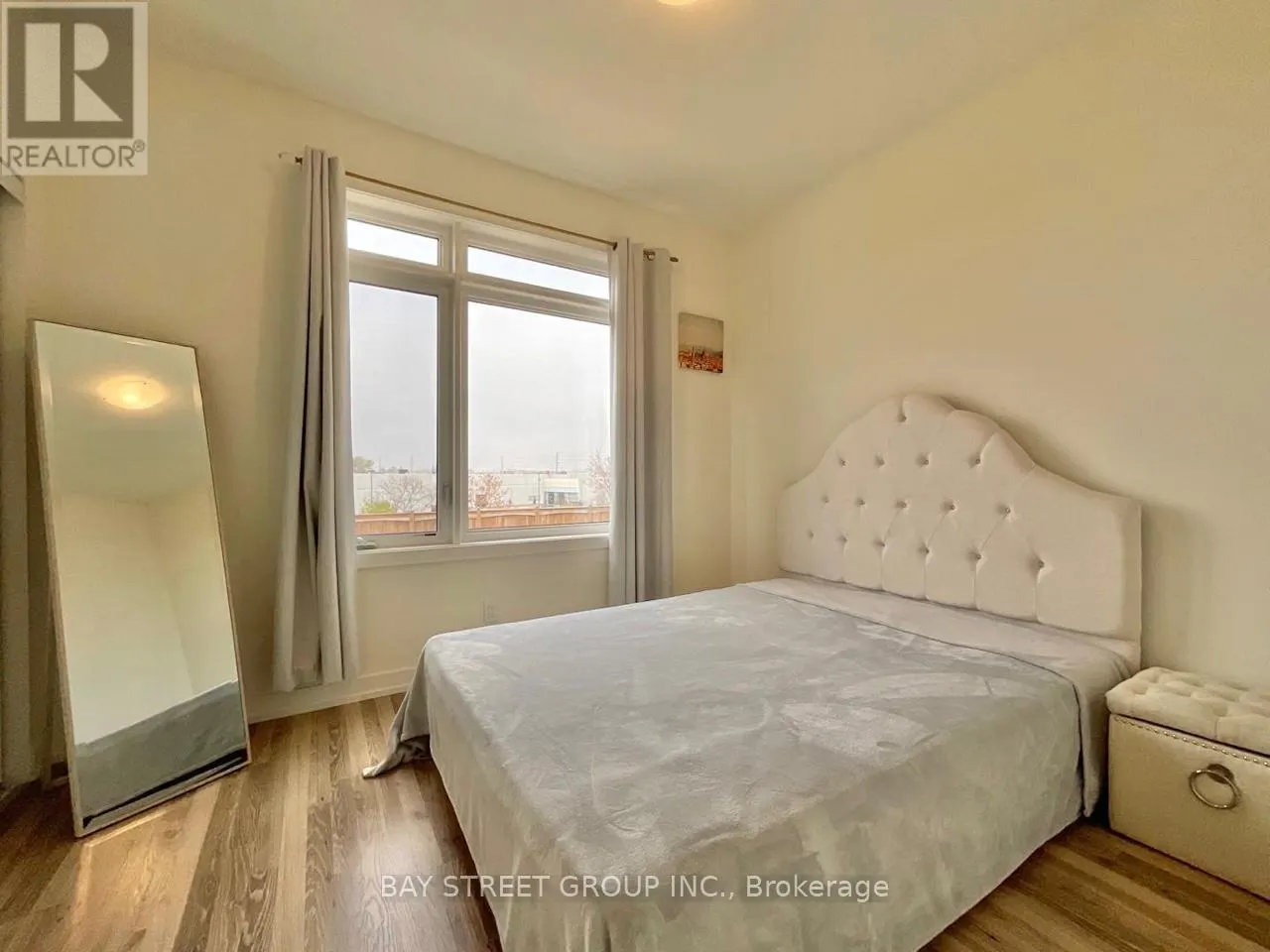 12 - 370 G RED MAPLE ROAD