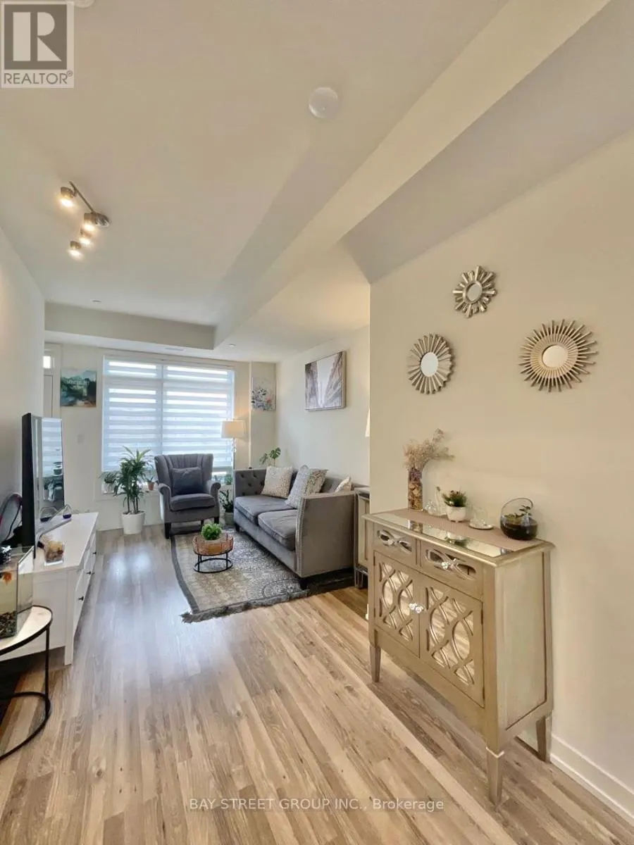 12 - 370 G RED MAPLE ROAD
