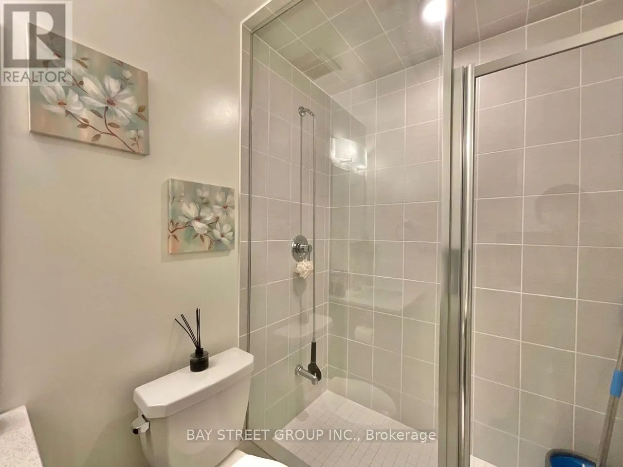 12 - 370 G RED MAPLE ROAD
