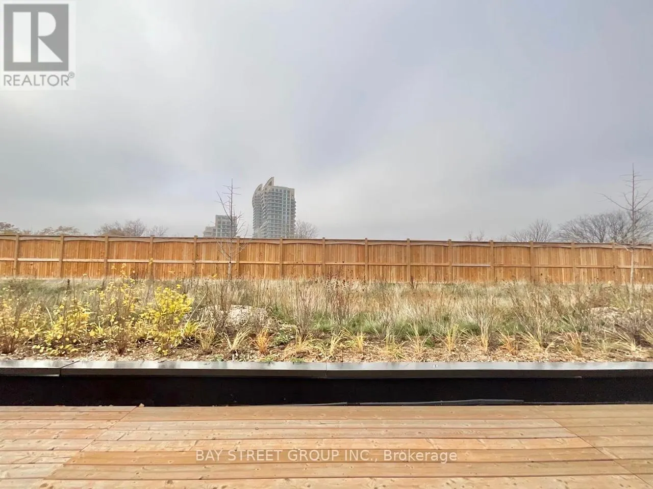 12 - 370 G RED MAPLE ROAD