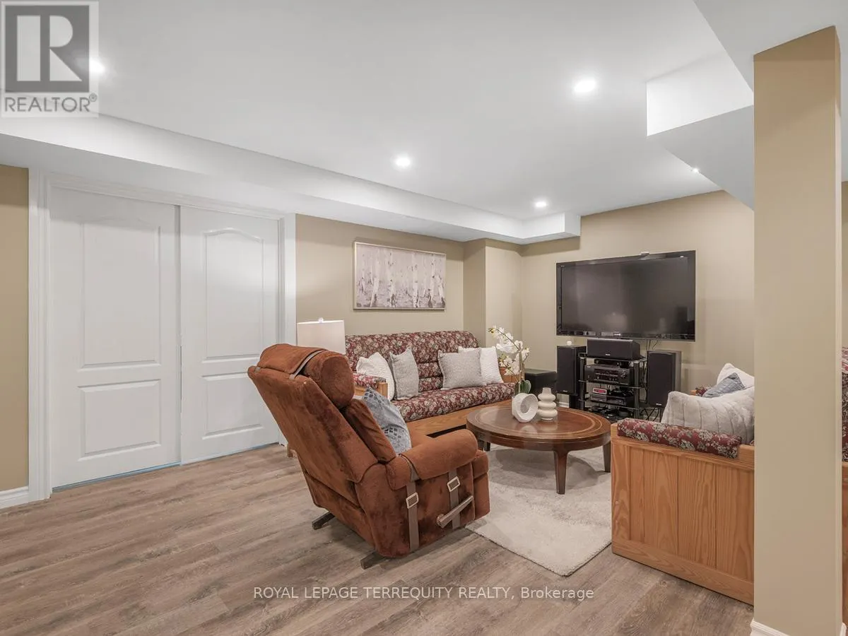 11 AVOCET DRIVE
