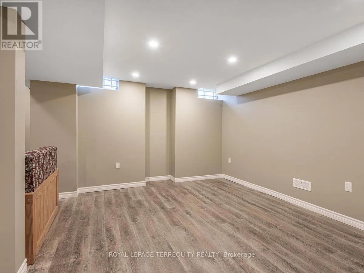 11 AVOCET DRIVE