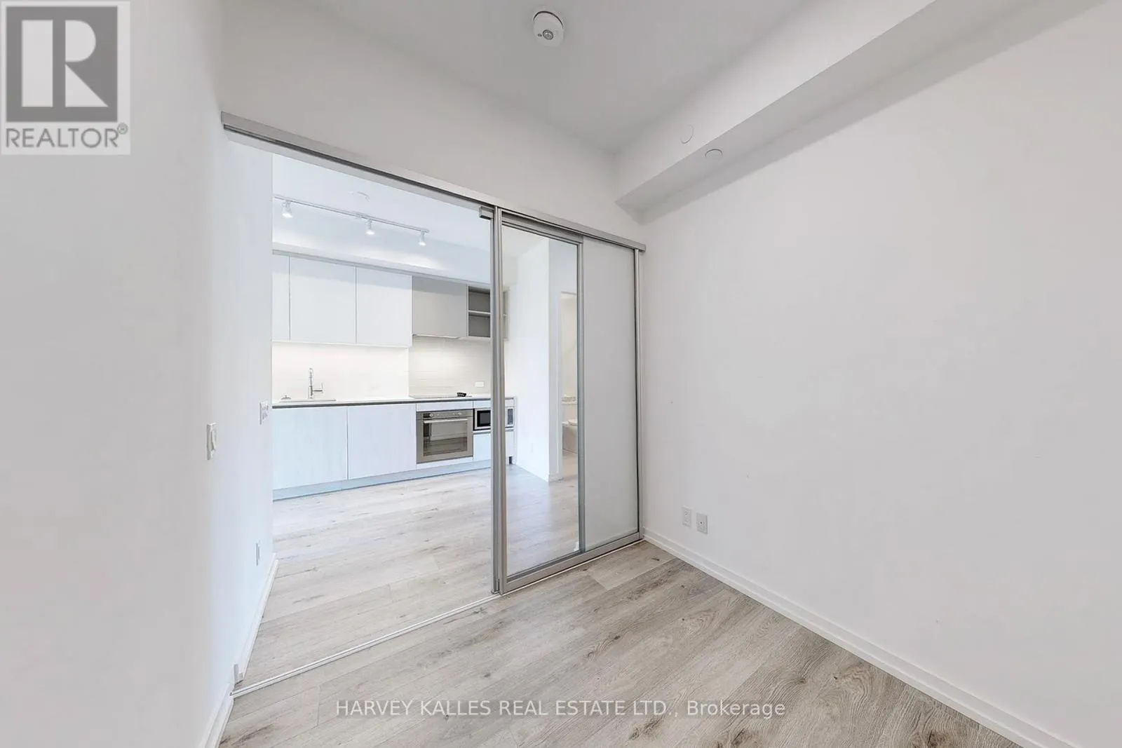 2807 - 7890 JANE STREET