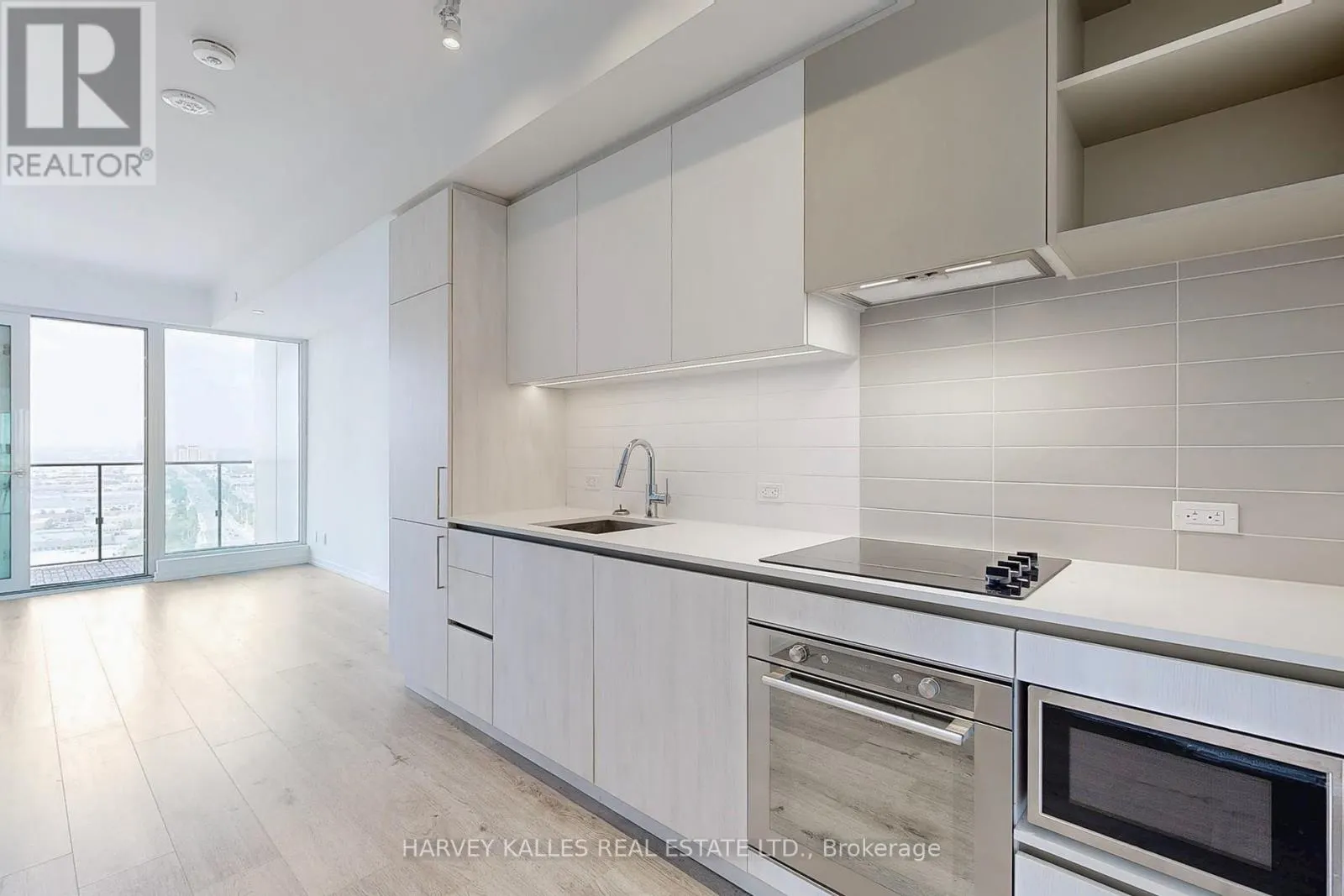 2807 - 7890 JANE STREET