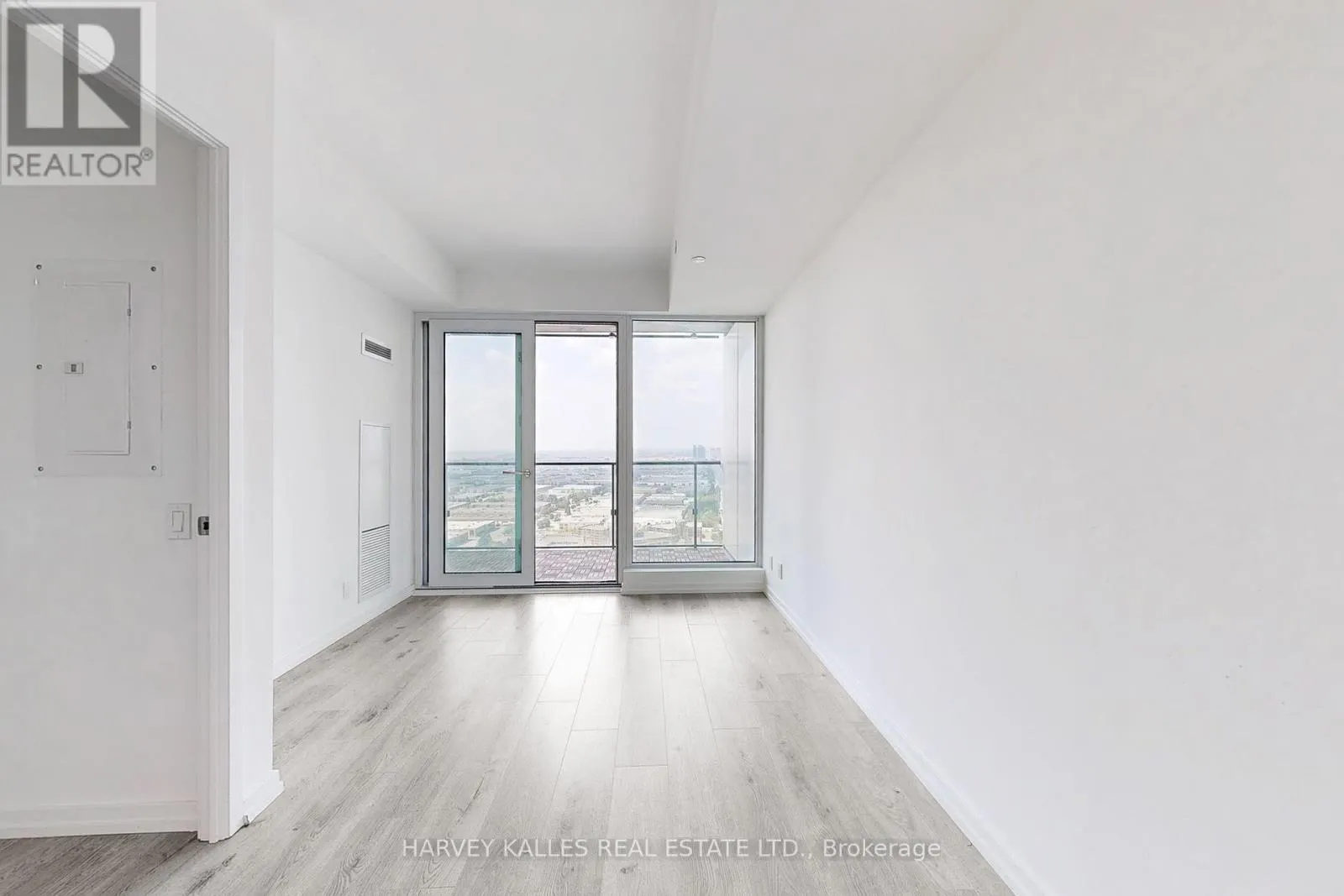 2807 - 7890 JANE STREET