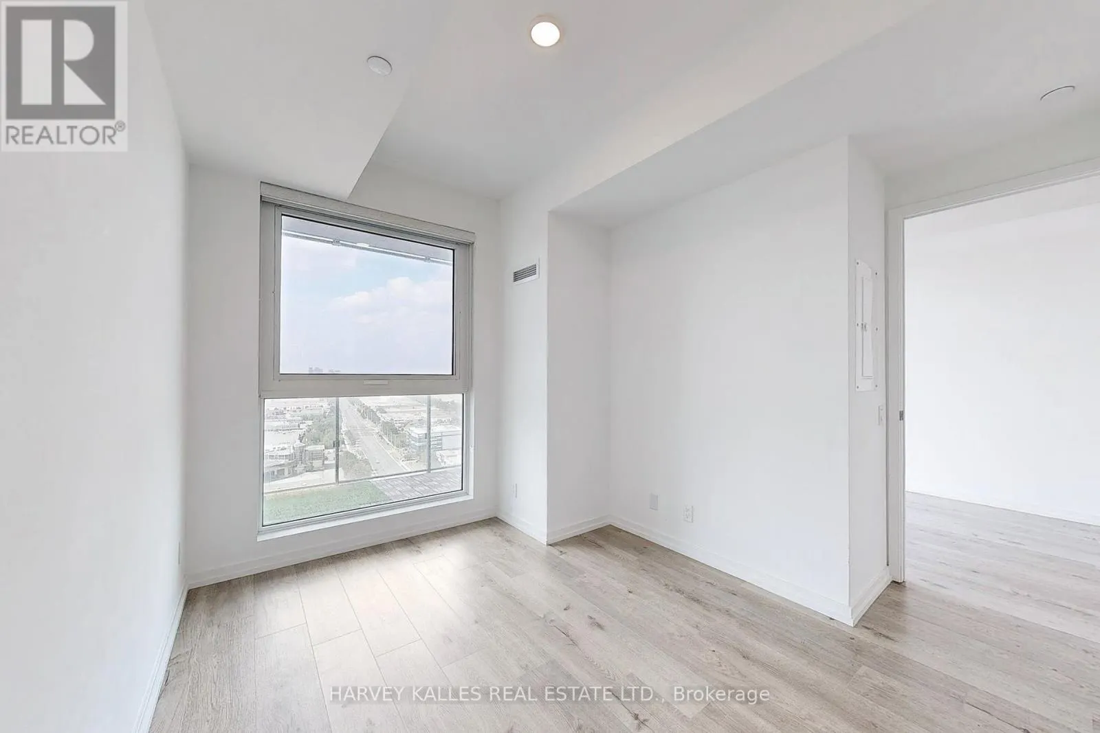 2807 - 7890 JANE STREET
