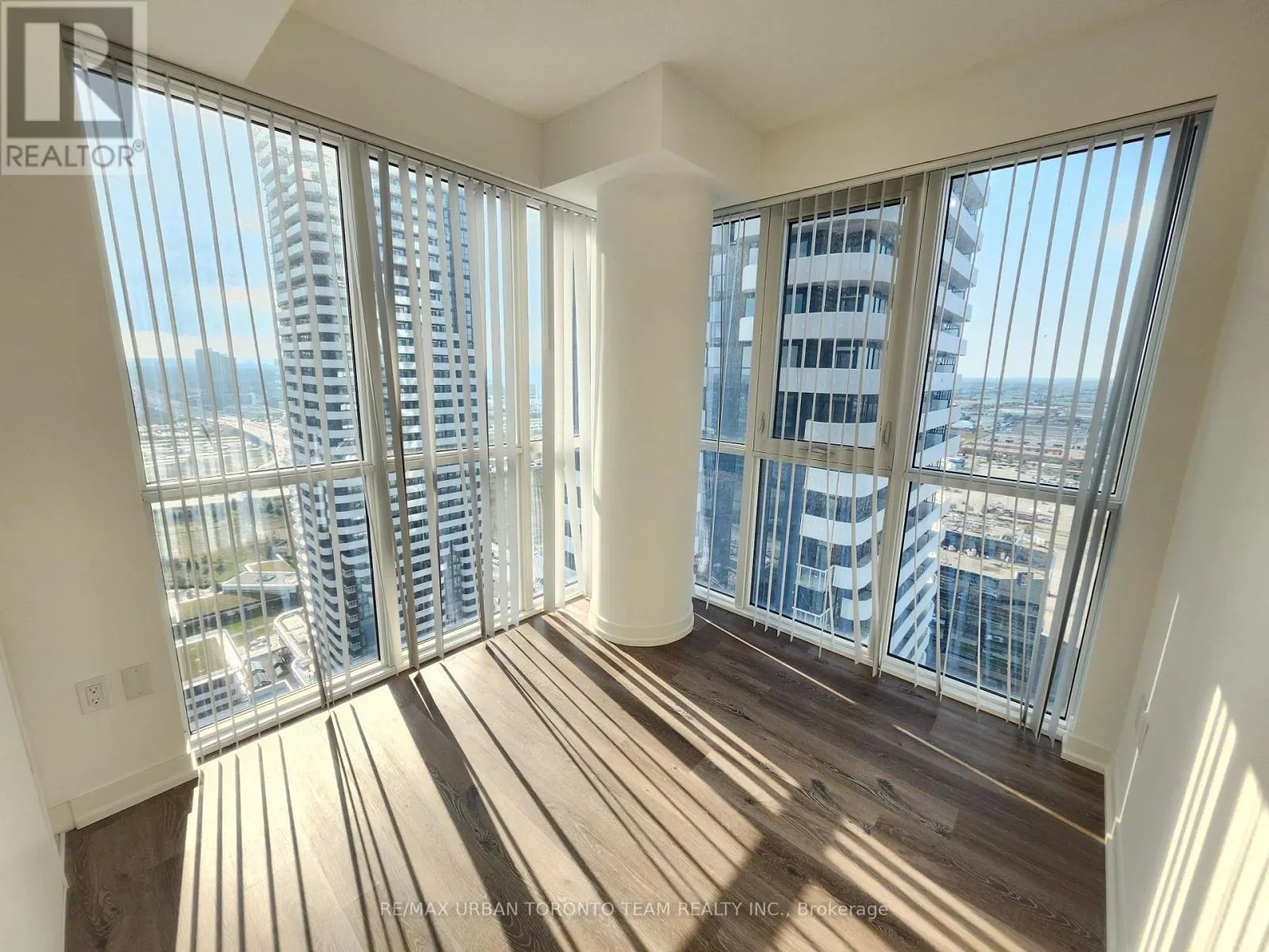 3203 - 28 INTERCHANGE WAY