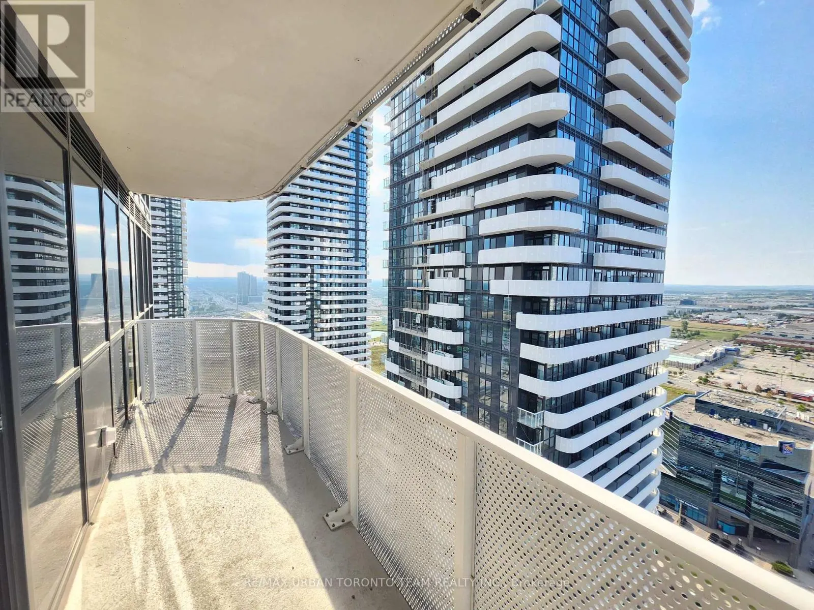 3203 - 28 INTERCHANGE WAY