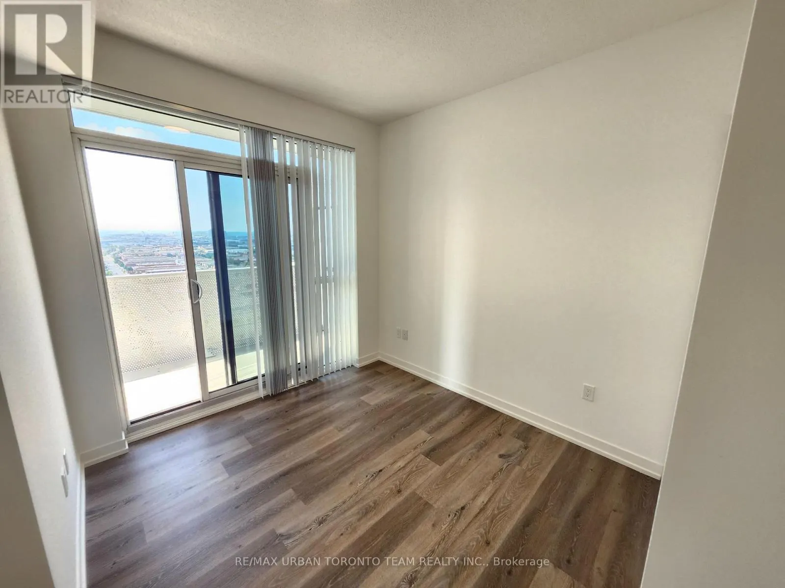 3203 - 28 INTERCHANGE WAY