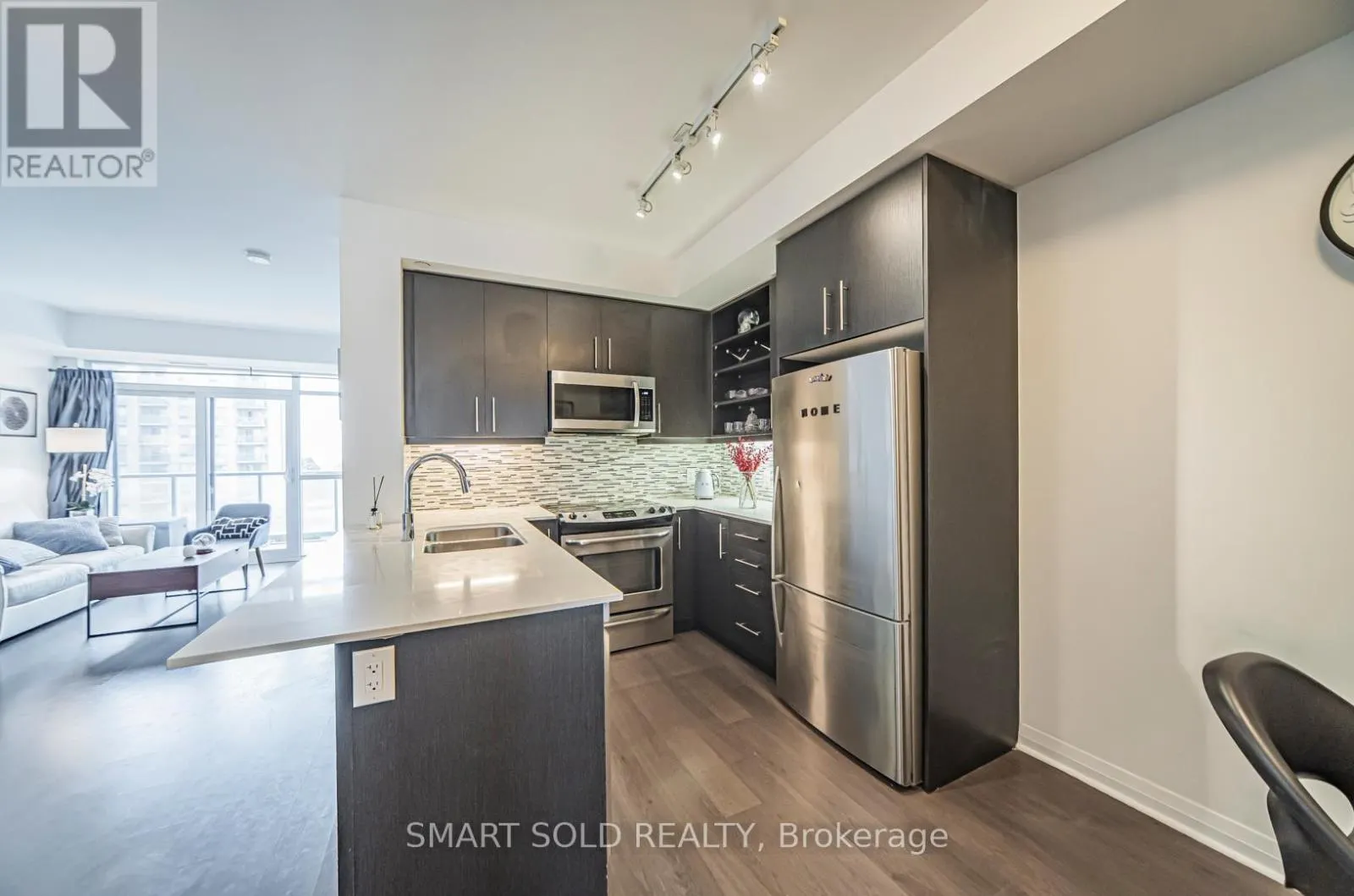 603 - 55 ONEIDA CRESCENT