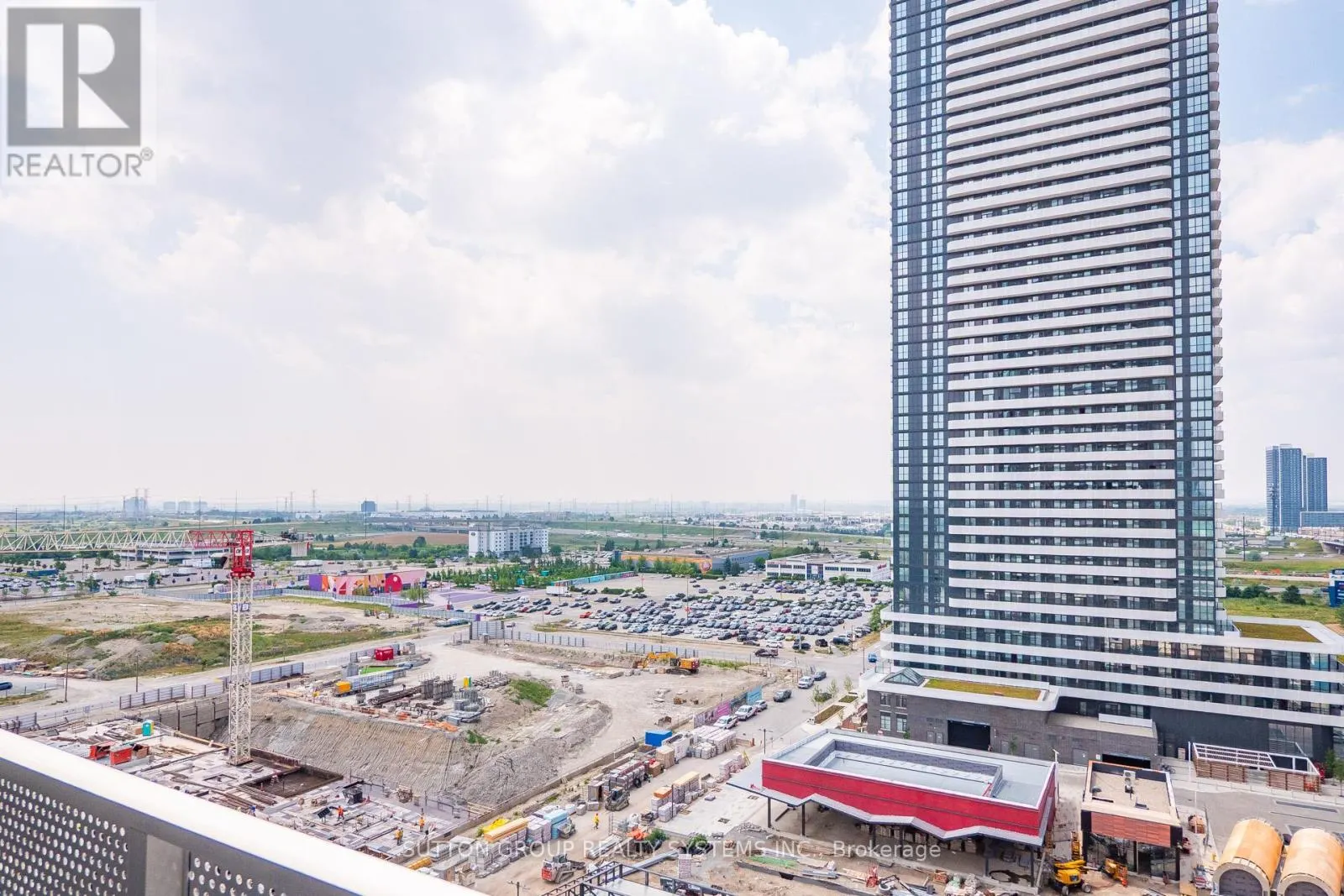 1502 - 28 INTERCHANGE WAY