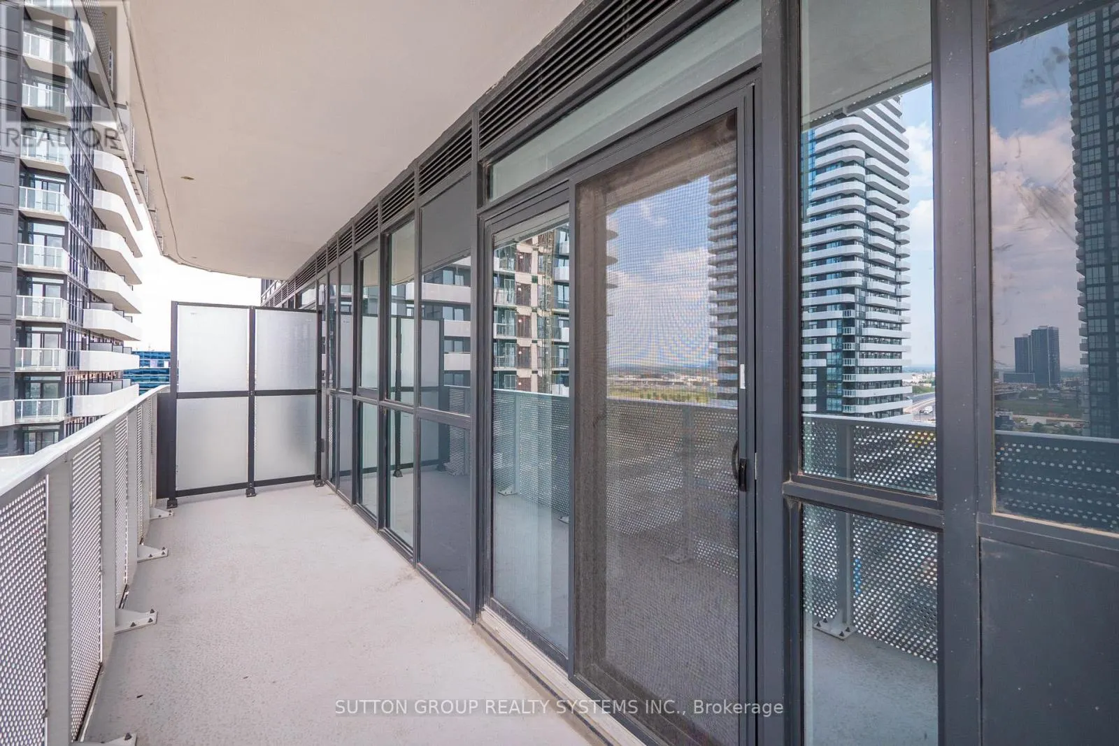 1502 - 28 INTERCHANGE WAY