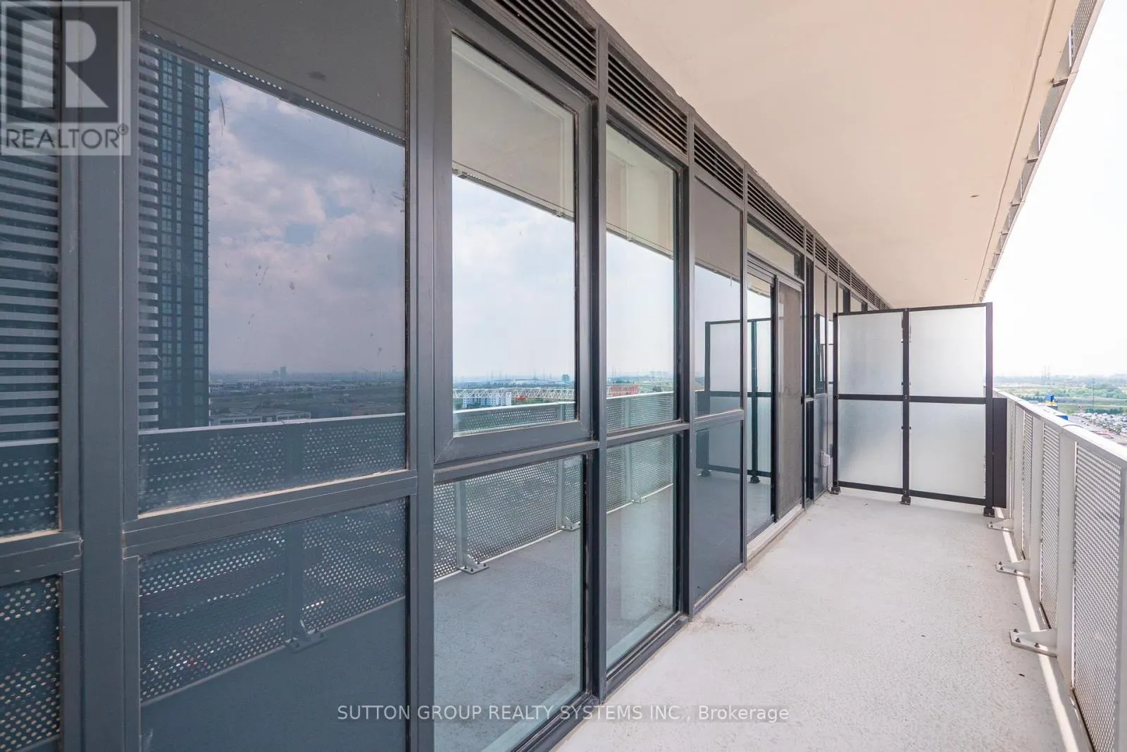 1502 - 28 INTERCHANGE WAY