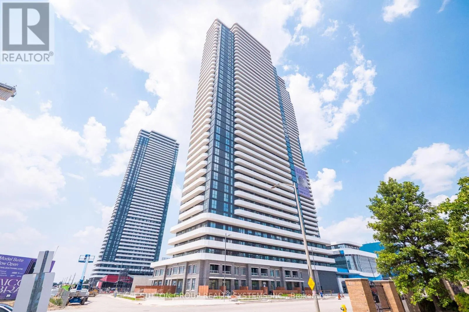1502 - 28 INTERCHANGE WAY