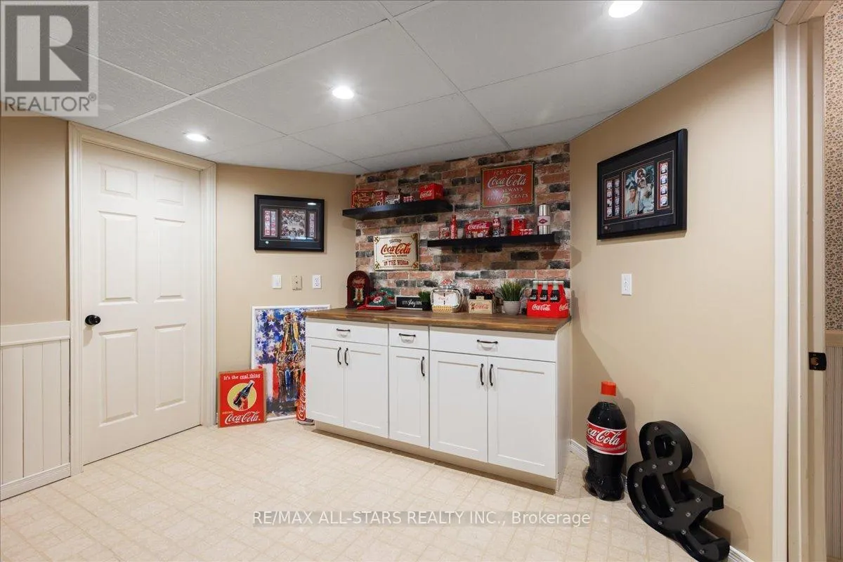15 AILSA DRIVE