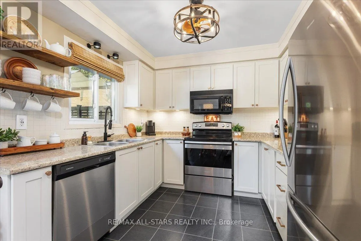 15 AILSA DRIVE