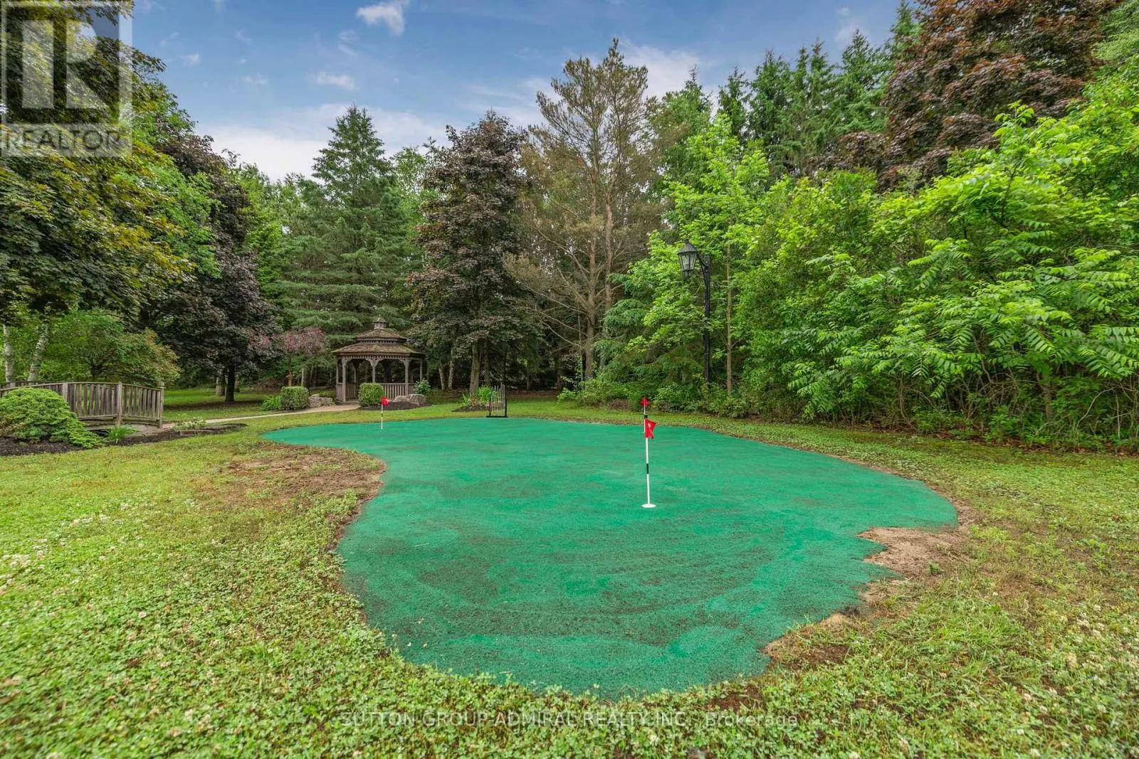 120 LAKE WOODS DRIVE