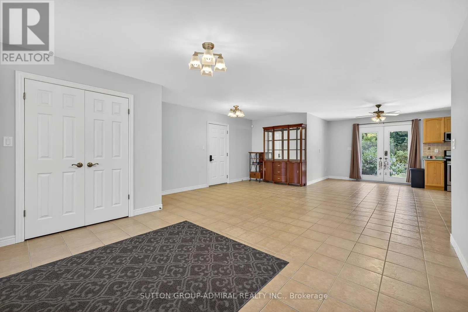 120 LAKE WOODS DRIVE