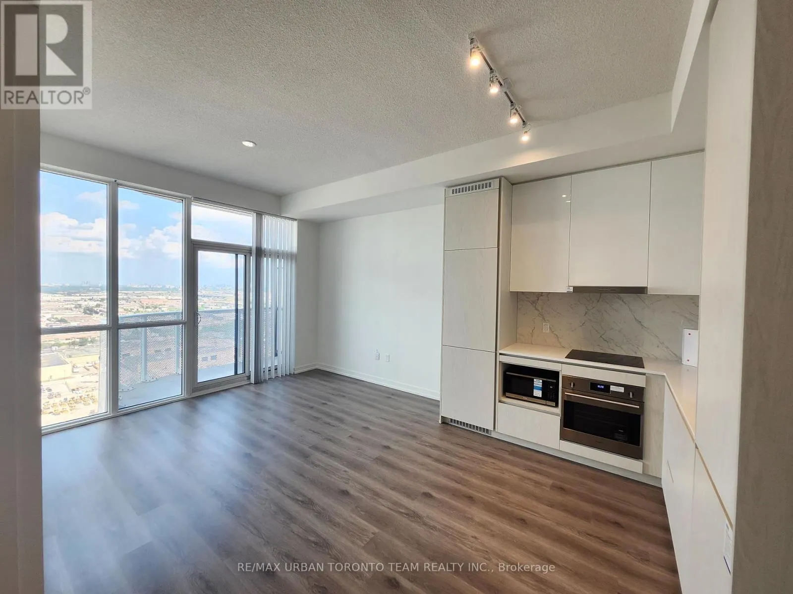 3105 - 28 INTERCHANGE WAY