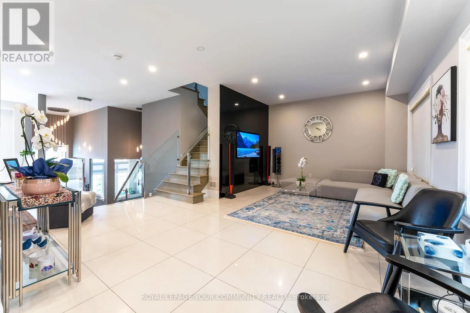 339 THOMAS COOK AVENUE