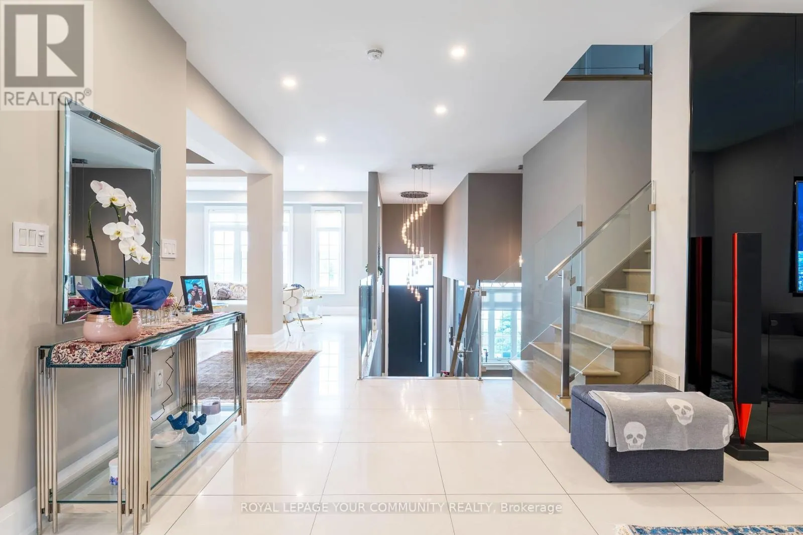 339 THOMAS COOK AVENUE