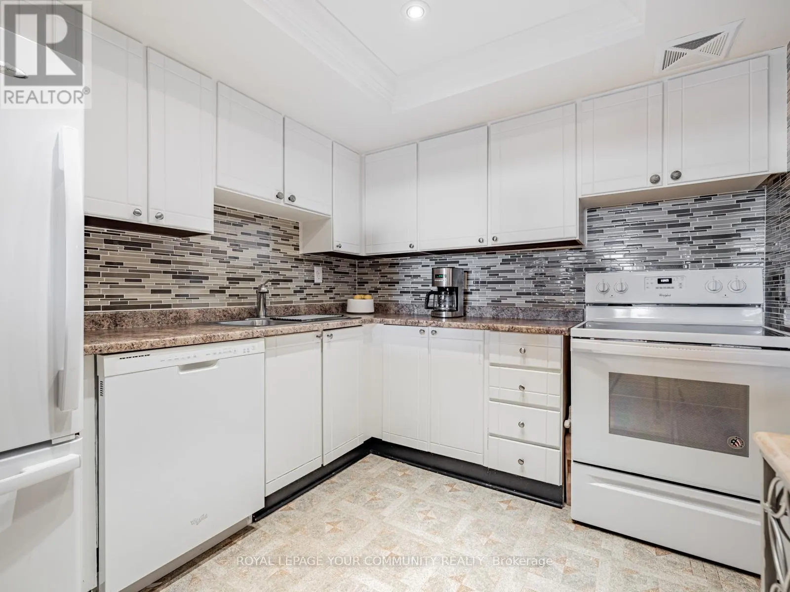 508 - 7811 YONGE STREET