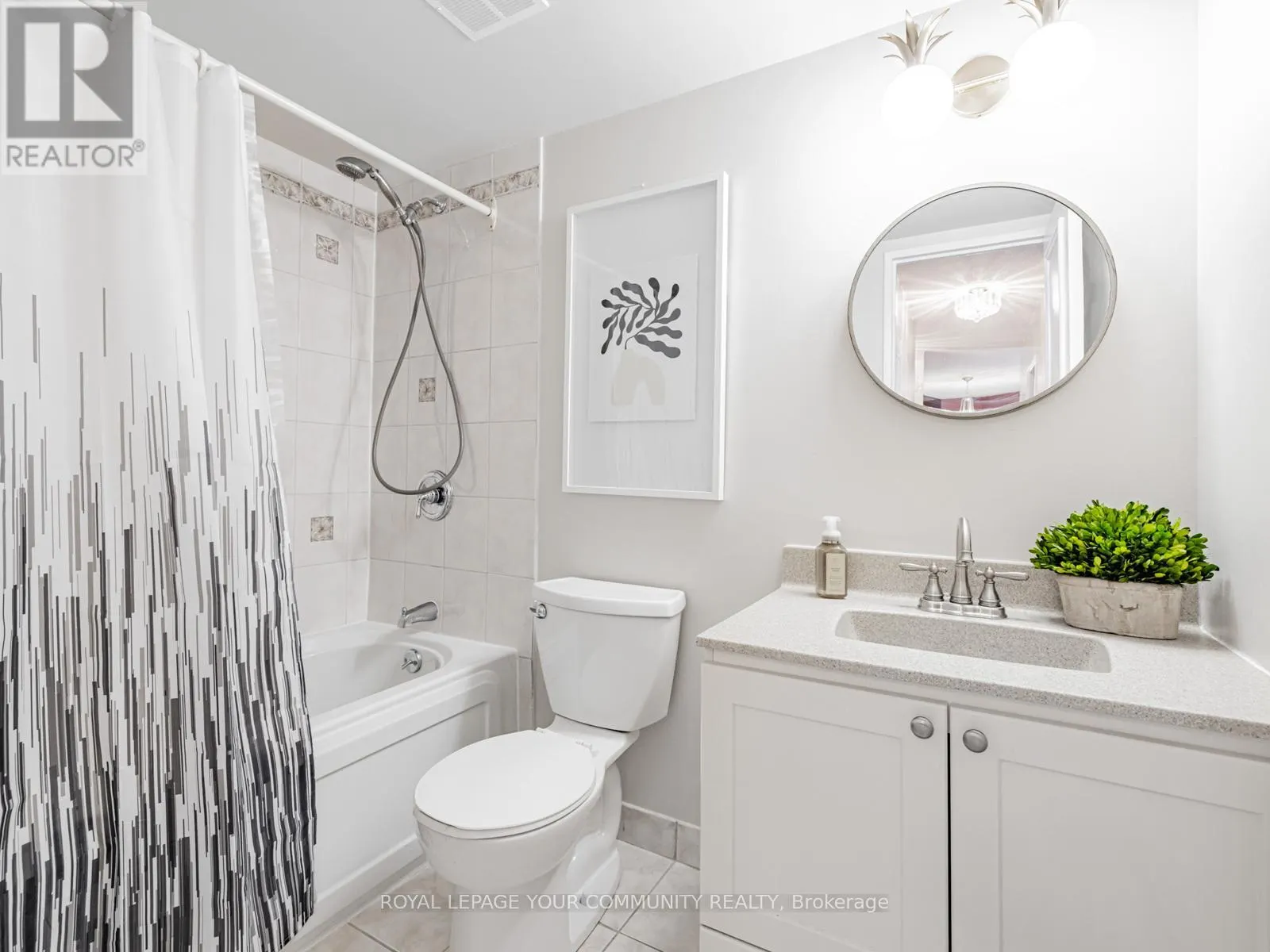 508 - 7811 YONGE STREET