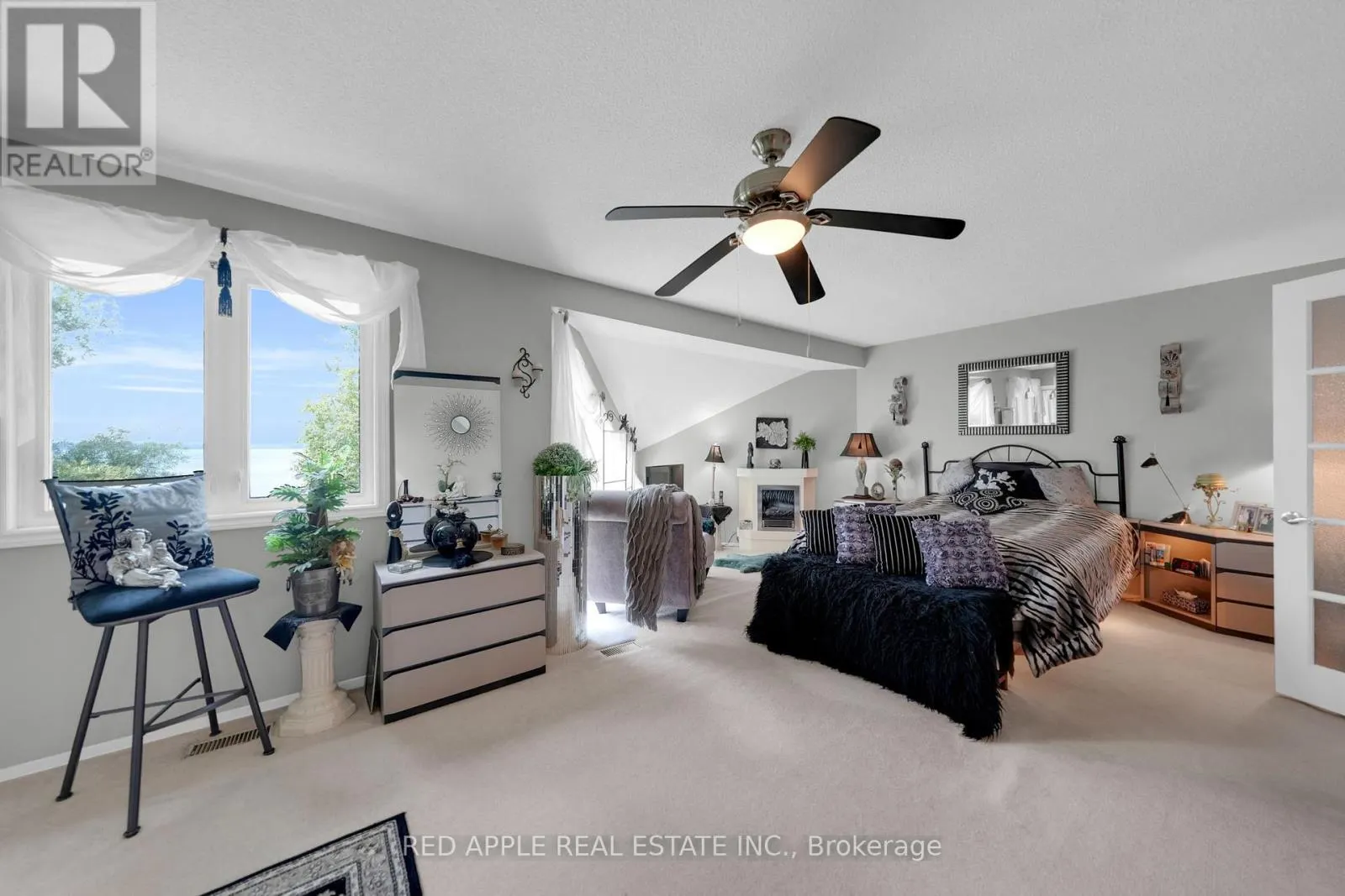 12 DAVY POINT CIRCLE