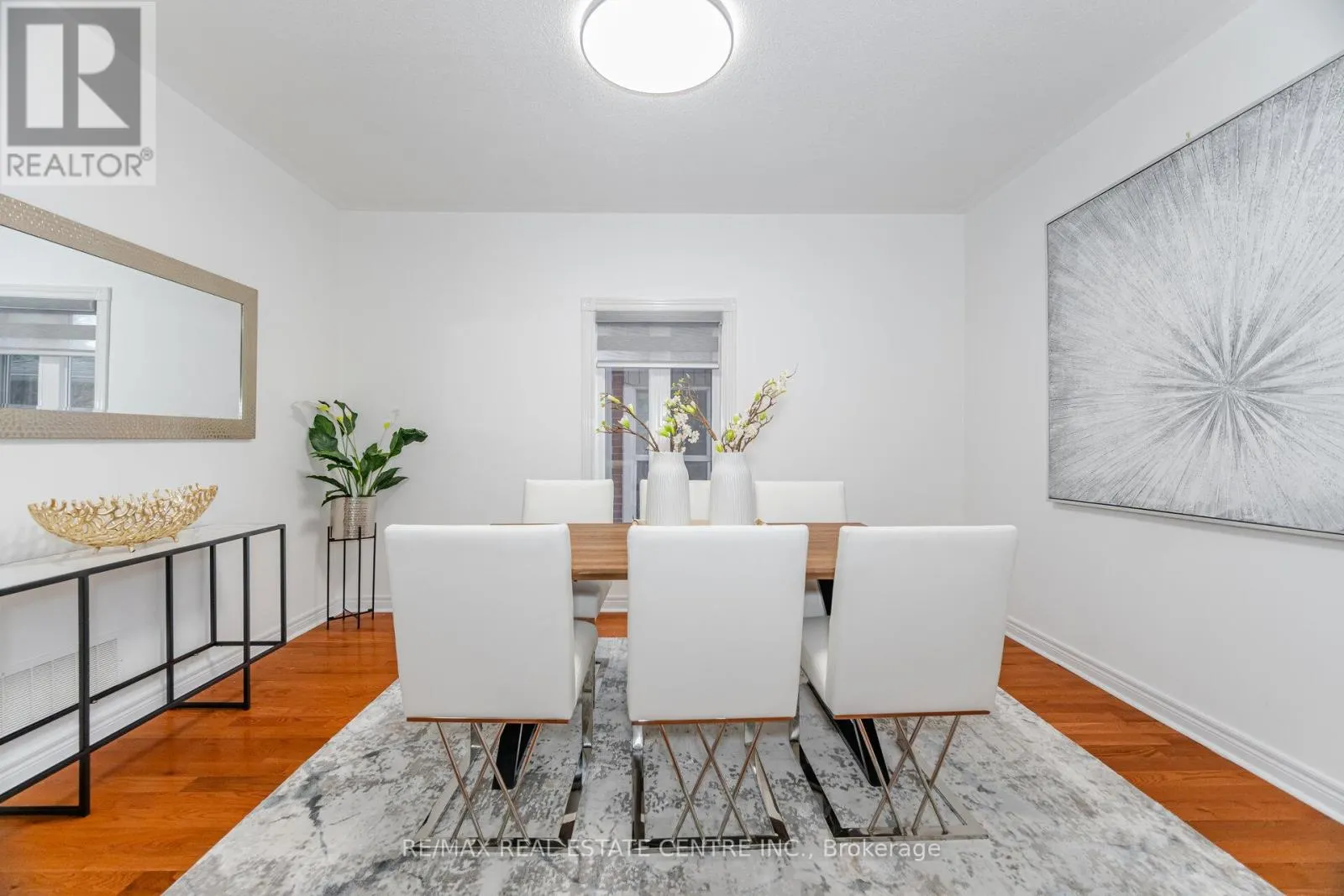 24 FUTURA AVENUE